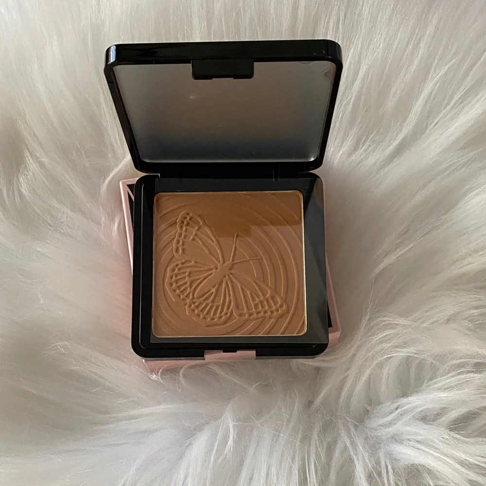 Whats up beauty Pressed Setting Powder - Tan - NIB